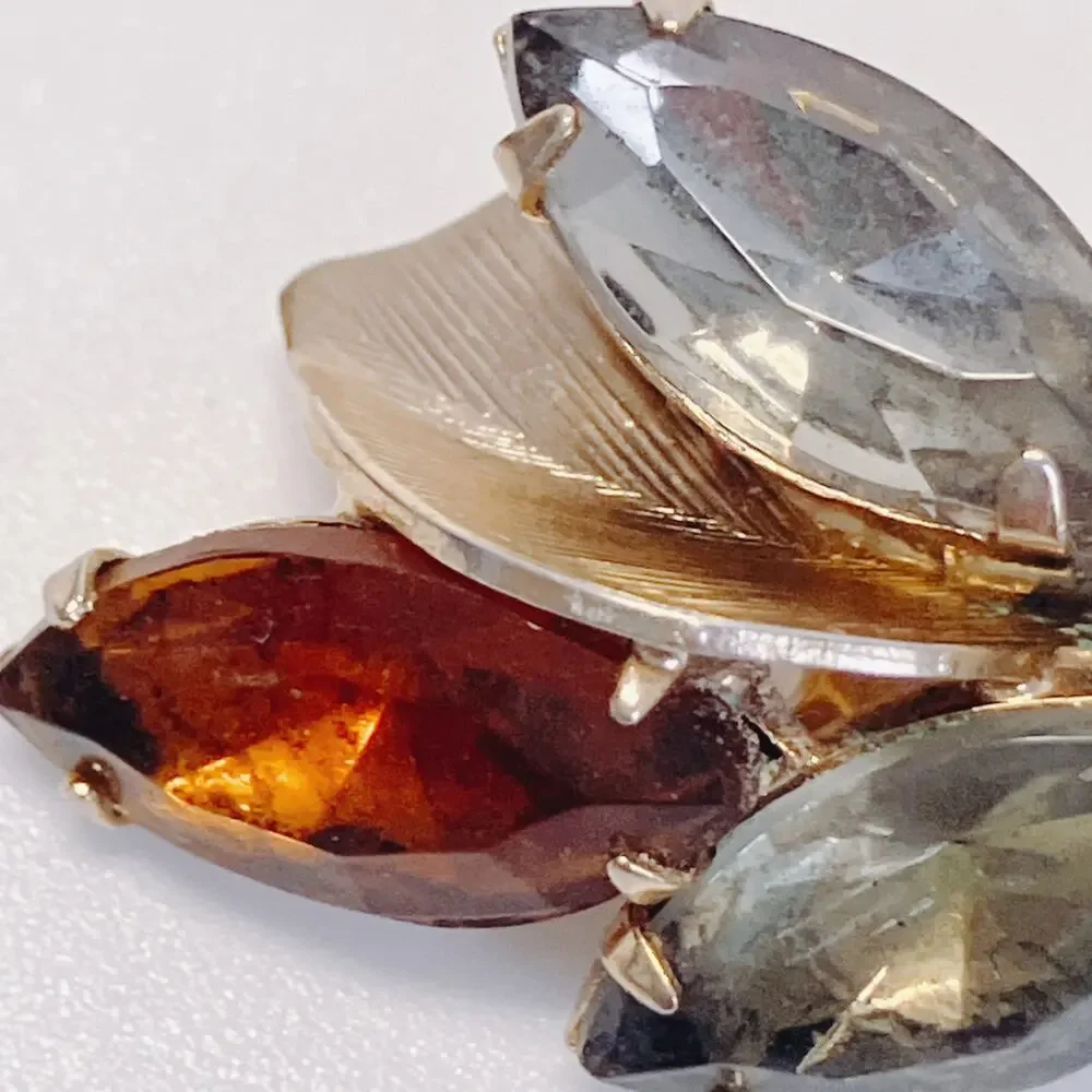 Vintage Signed Weiss Mid Century Rhinestone Clip Earrings Blue Gray Leaf Spray